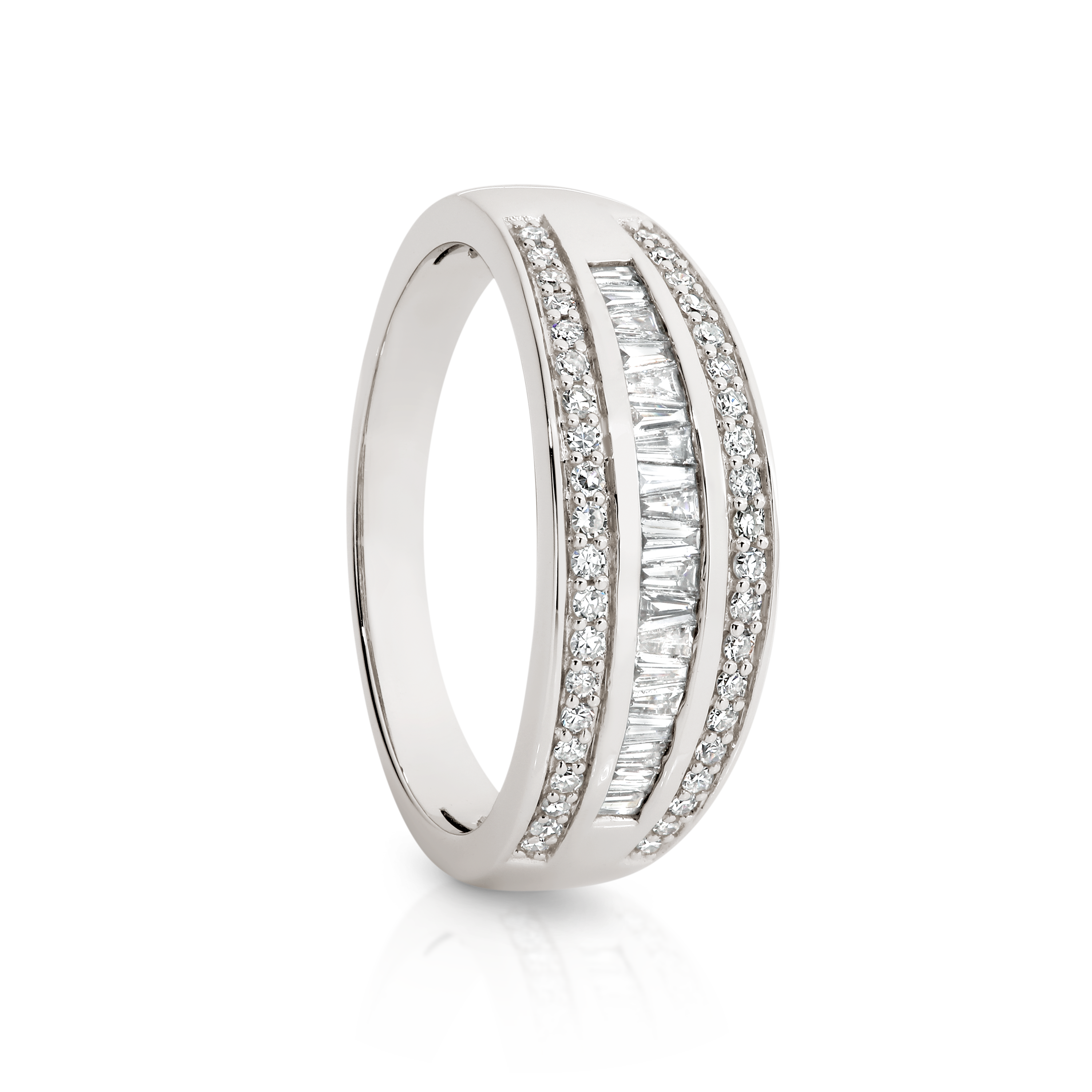 9ct white gold 0.50ct diamond ring
