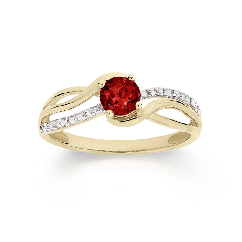 9ct garnet & diamond ring